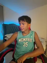 Leonarrrd_01 webcam model stream image