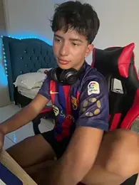 Leonarrrd_01 webcam model stream image