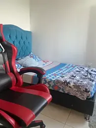 Leonarrrd_01 webcam model stream image