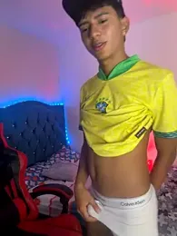 Leonarrrd_01 webcam model stream image