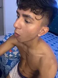 Leonarrrd_01 webcam model stream image