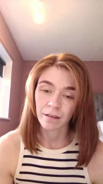 Housewife_Kirst webcam model stream image