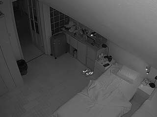 voyeurcam-julmodels-bed-7 webcam model stream image