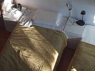 voyeurcam-julmodels-bed-7 webcam model stream image
