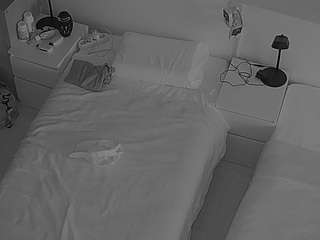 voyeurcam-julmodels-bed-7 webcam model stream image