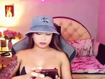 SexxyTsLoverr webcam model stream image