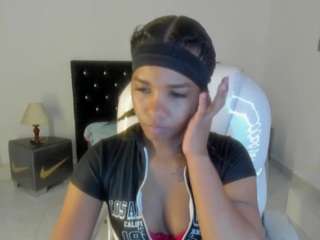 miiyaaco-ds webcam camsoda model stream image