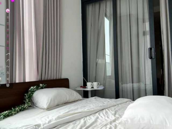 Viola_Bird webcam model stream image