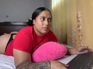 Samantha Lojan webcam model stream image