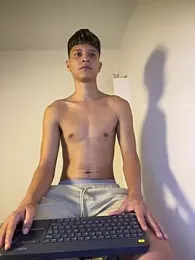 Twinkcock22 webcam model stream image