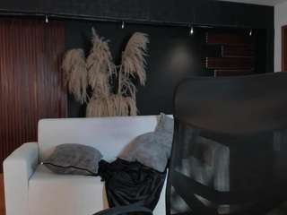 saracorraless webcam model stream image