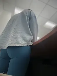 PrettiPluto webcam model stream image