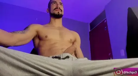 K_cique webcam model stream image