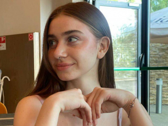 FlorenceClutter webcam model stream image