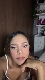 hannachris- webcam model stream image