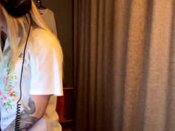 yolondaillovsky webcam model stream image