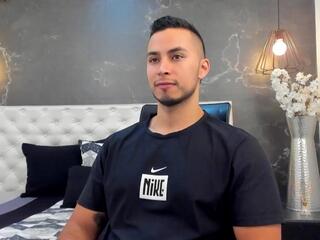 Brandon Flex webcam flirt4free model stream image