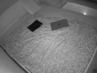 voyeurcam-julmodels-greybed-1 webcam model stream image