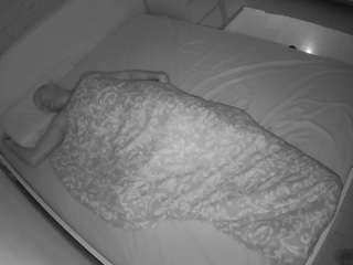 voyeurcam-julmodels-greybed-1 webcam model stream image