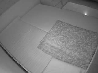 voyeurcam-julmodels-greybed-1 webcam camsoda model stream image