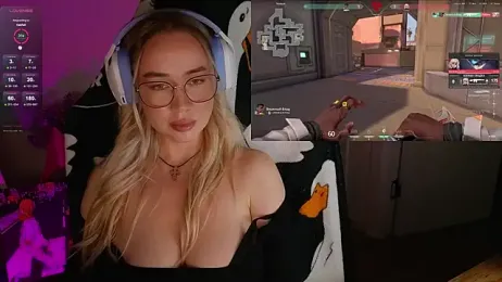 Emili1- webcam model stream image