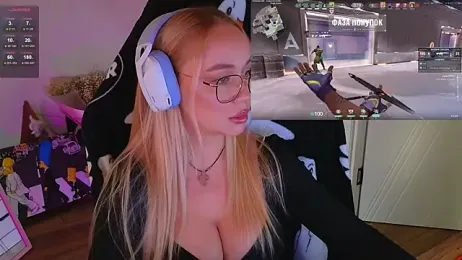 Emili1- webcam model stream image
