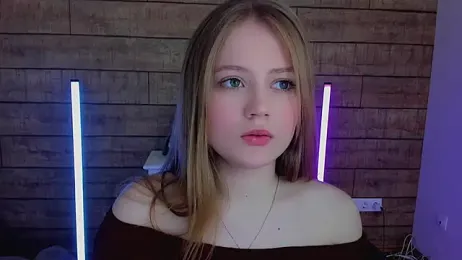 SelinSwarovski webcam model stream image