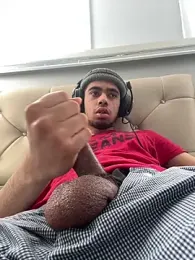 iLoveGirlsOnlyStr8Asf webcam model stream image