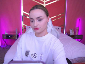 FloraGreys webcam model stream image