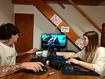 Elnonoykeila77 webcam model stream image