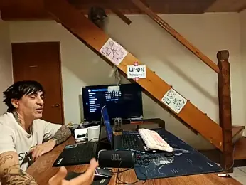 Elnonoykeila77 webcam model stream image