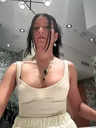 -Ann_V webcam model stream image