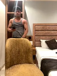 Vihaaanfucks webcam stripchat model stream image