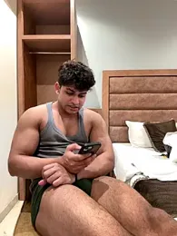 Vihaaanfucks webcam stripchat model stream image