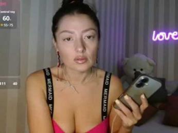 HoneyMuse webcam model stream image