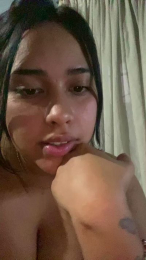 Queen1992 webcam model stream image