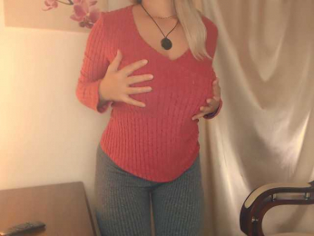 BlondeNicolet webcam model stream image