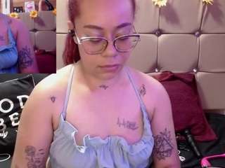 peach-moore webcam model stream image