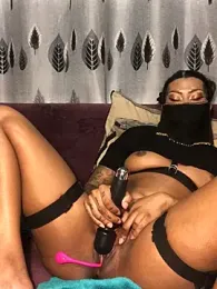 TyraLee webcam model stream image