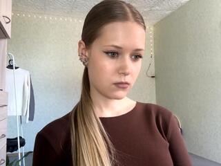 Emelina Carpio webcam model stream image