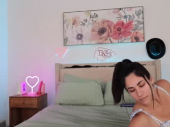 ari_lovexo webcam model stream image