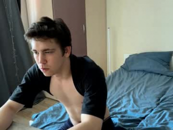 luca_syn webcam model stream image