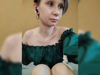 -Christina- webcam model stream image