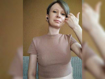 -Christina- webcam model stream image
