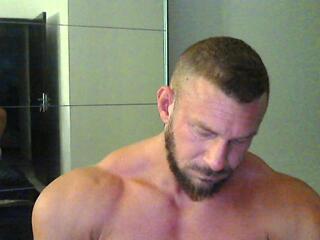 Kevin Muscle webcam model stream image