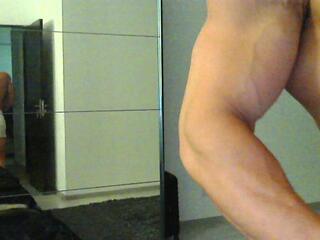 Kevin Muscle webcam model stream image