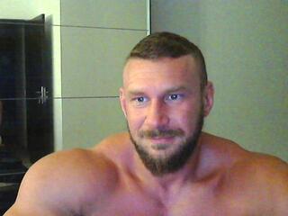 Kevin Muscle webcam model stream image