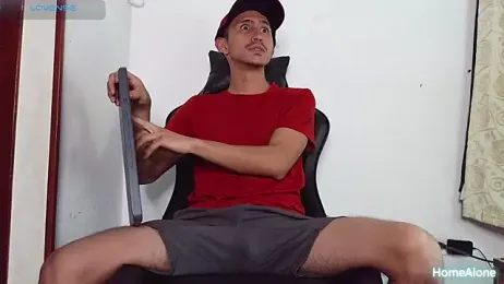 HomeAloneK webcam model stream image