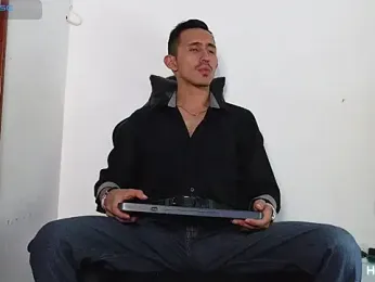 HomeAloneK webcam model stream image