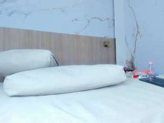 emilie-stone webcam model stream image